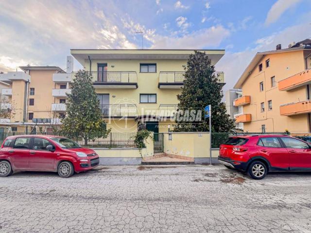 Stabile/palazzo in vendita a Igea Marina, Bellaria Igea Marina