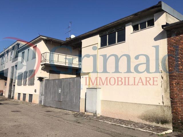 Stabile/Palazzo in vendita a Opera