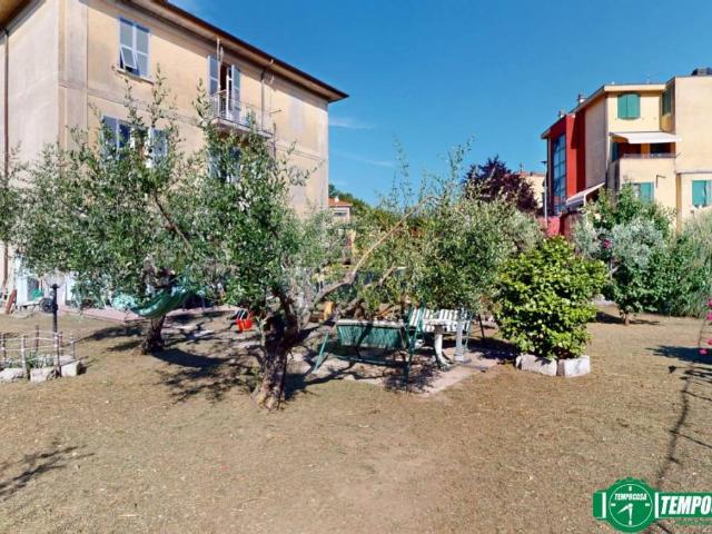 Stabile/palazzo in vendita a La Spezia via Pozzuolo Favaro, 27, Favaro La Lobbia