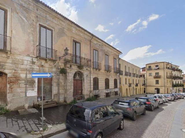 Stabile/palazzo in vendita a Lamezia Terme via Giuseppe Garibaldi