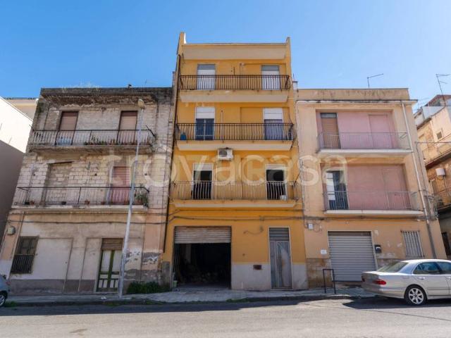Stabile/palazzo in vendita a Lentini via Eraclea, 82