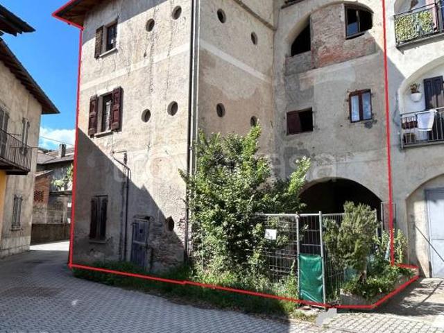 Stabile/palazzo in vendita a Luvinate via Vittorio Veneto, 15
