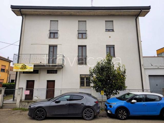 Stabile/palazzo in vendita a Modena, Villaggio Giardino