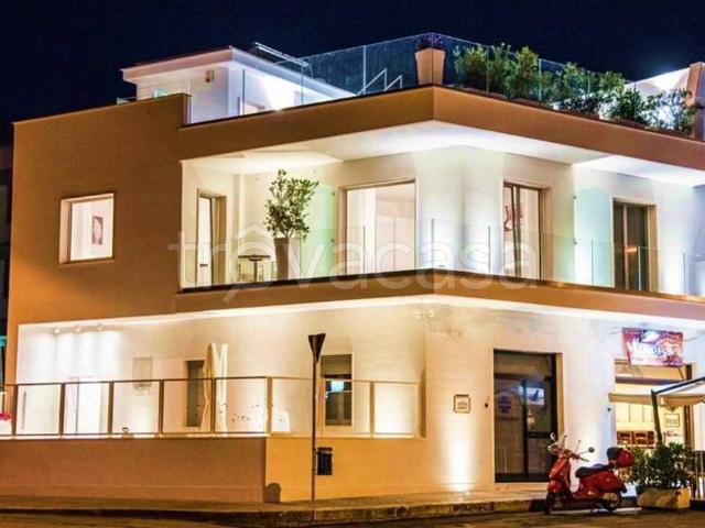 Stabile/palazzo in vendita a Monopoli via Procaccia
