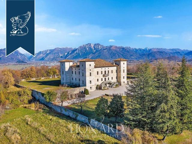 Stabile/palazzo in vendita a Majano