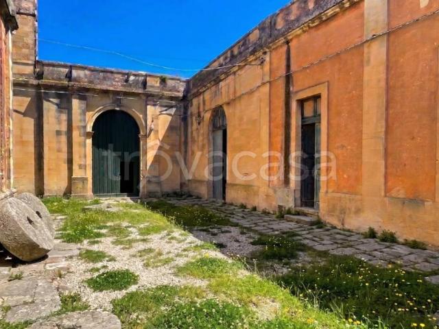 Stabile/palazzo in vendita a Martano vico Francesco Marati, 15
