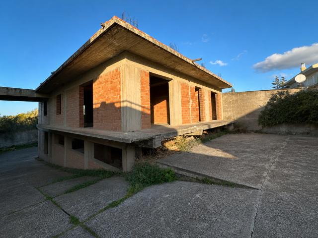 Stabile/Palazzo in vendita a Merì