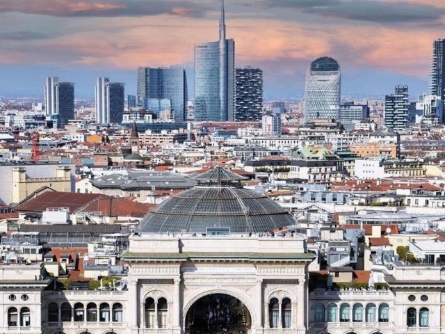 Stabile/palazzo in vendita a Milano, Centro Storico