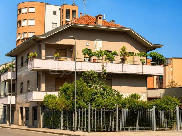 Stabile/palazzo in vendita a Milano via Chioggia, 6, Turro