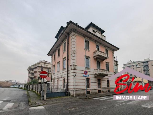 Stabile/palazzo in vendita a Novara, Centro Stazione