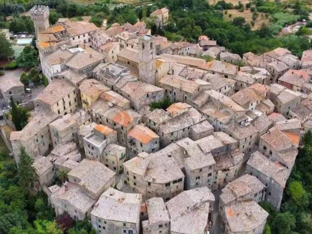 Stabile/palazzo in vendita a San Casciano dei Bagni via Crocetta
