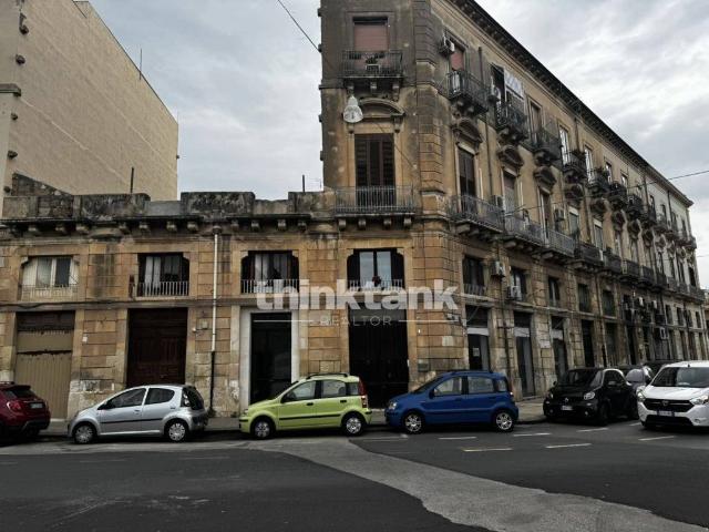 Stabile/palazzo in vendita a Siracusa via Alessandro Rizza, Umberto Ermocrate