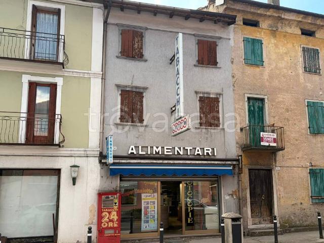 Stabile/palazzo in vendita a Ponte nelle Alpi viale Roma, 34