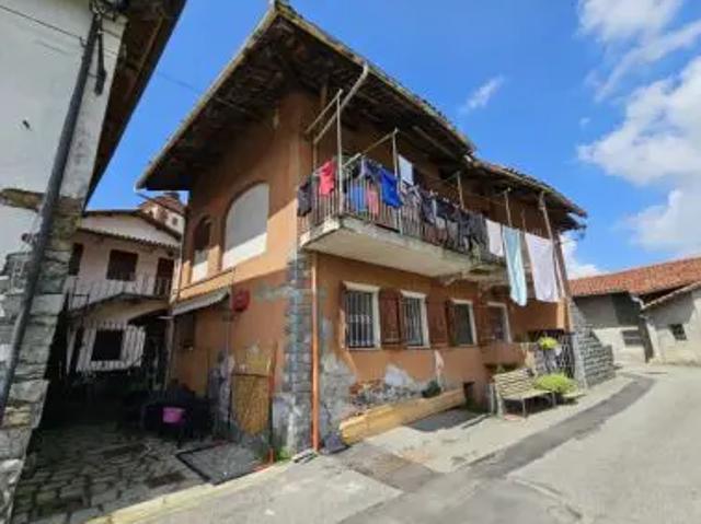 Stabile/Palazzo in vendita a Palazzo Canavese
