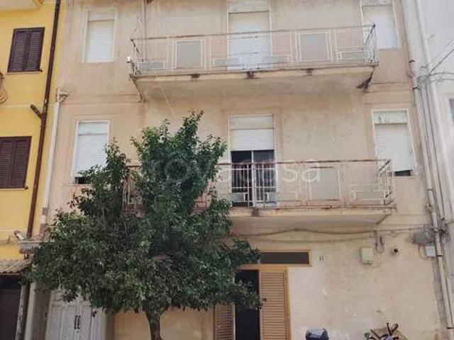 Stabile/palazzo in vendita a Partinico