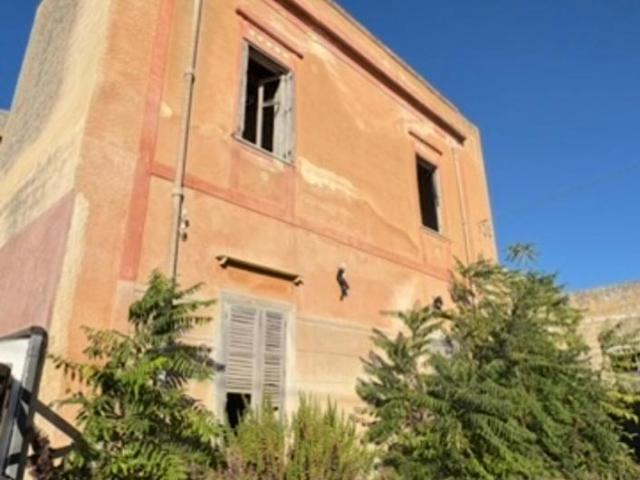 Stabile/Palazzo in vendita a Petrosino