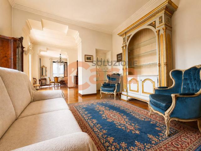 Stabile/Palazzo in vendita a Piacenza, P.zza Duomo