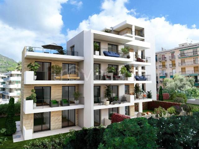 Stabile/palazzo in vendita a Pietra Ligure viale della Repubblica