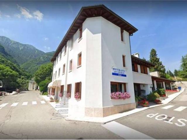 Stabile/palazzo in vendita a Pieve del Grappa