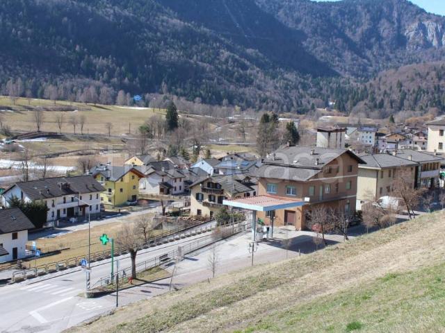 Stabile/palazzo in vendita a Pieve Tesino via Brigata Abruzzi