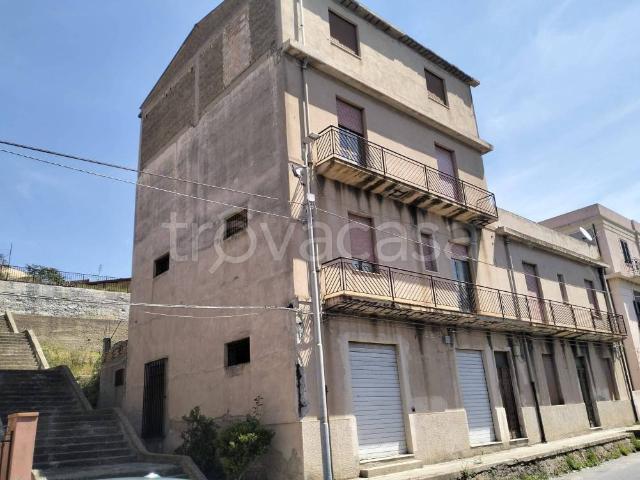 Stabile/palazzo in vendita a Reggio di Calabria via Nazionale, Catona Villa San Giuseppe