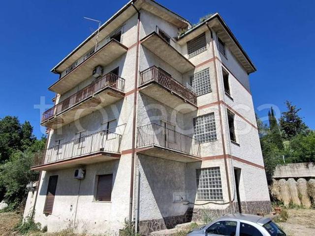 Stabile/palazzo in vendita a Riano via Napoli, 104