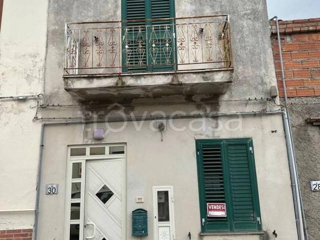 Stabile/palazzo in vendita a Valdina