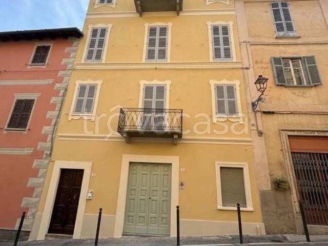 Stabile/palazzo in vendita a Vignale Monferrato via Roma, 13