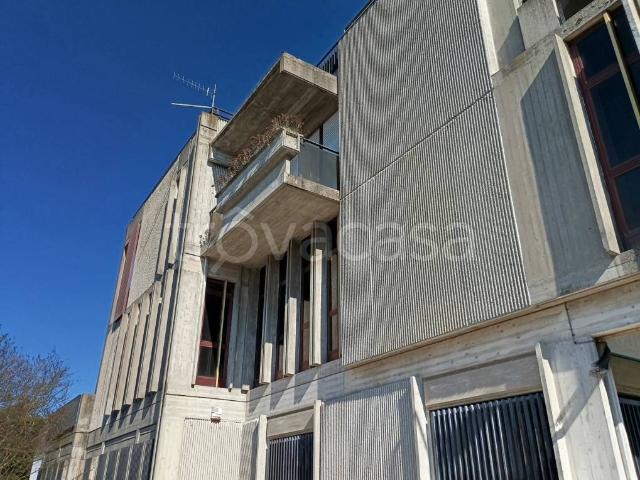 Stabile/palazzo in vendita a Zimella