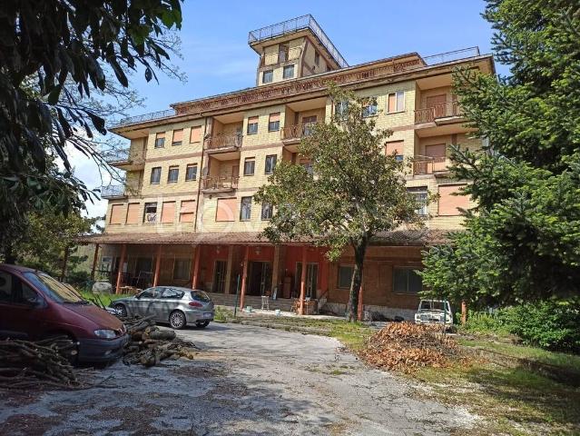 Stabile/palazzo in vendita ad Avellino