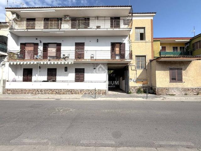Stabile/palazzo in vendita ad Acerra via Luigi De Rosa
