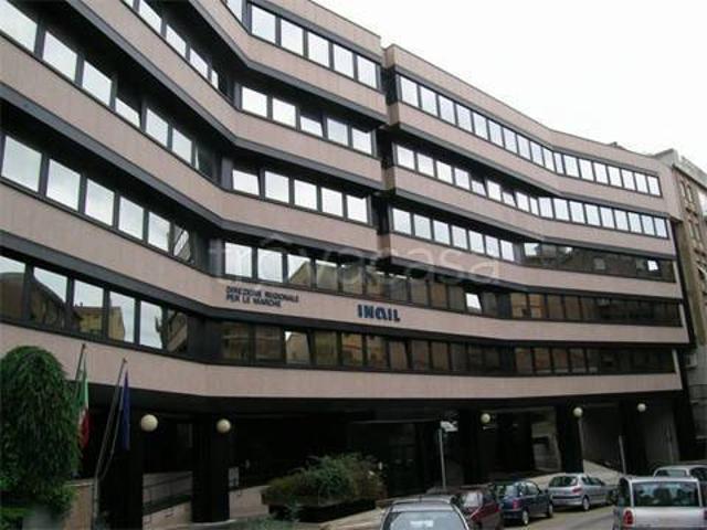 Stabile/palazzo in vendita ad Ancona via Piave, Adriatico