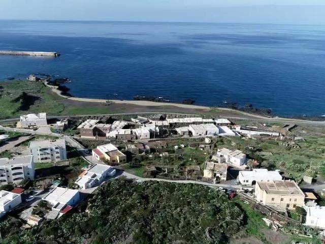 Stabile/Palazzo in vendita in località punta san leonardo, Pantelleria