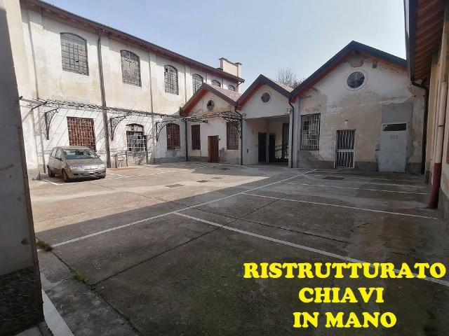 Stabile/palazzo in affitto a Busto Arsizio, Piazza Santa Maria