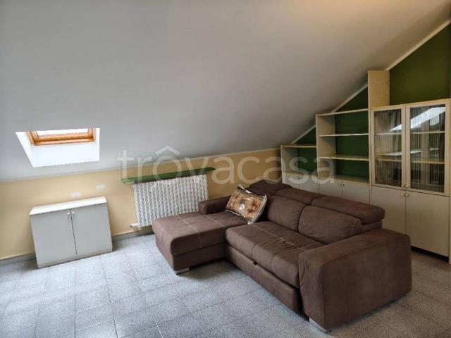 Stabile/palazzo in affitto a None via Amerano, 23