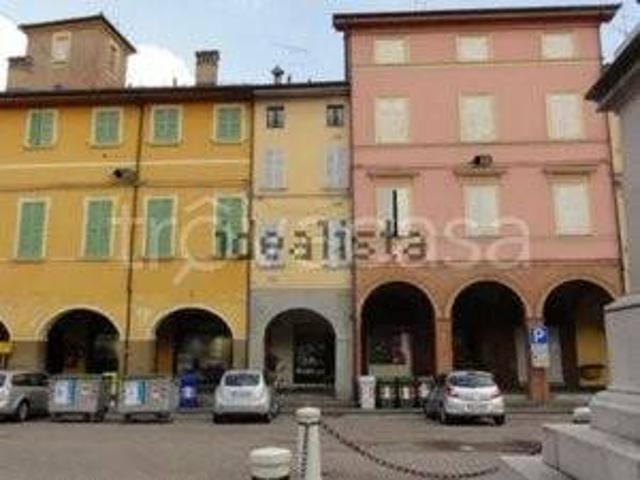 Stabile/palazzo in affitto a Reggio nell'Emilia corso Giuseppe Garibaldi, Centro Storico