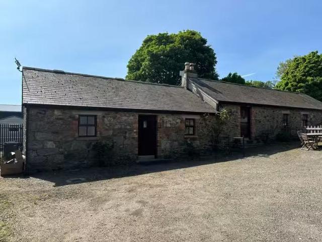 Stable Lodge, Kilmullin, Newcastle, Co. Wicklow is for rent