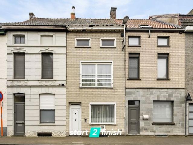 Ruime woning met veel potentieel in het hart van de stad