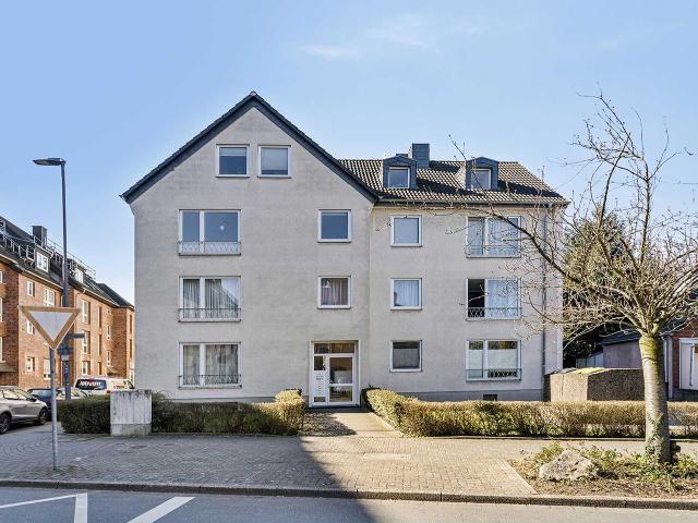 Stadtnahe 4 Zimmer Eigentumswohnung mit großem Balkon in Ratingen Ost