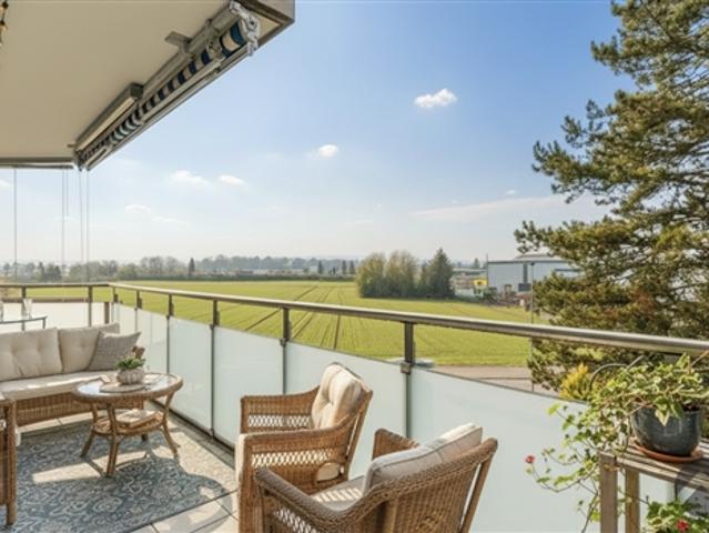 Stadtnahes Unikat Oktagon mit Balkon und Garten