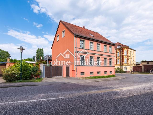 Stadthaus mit 3 Wohneinheiten & 1 Gewerbe/Restaurant in Gransee