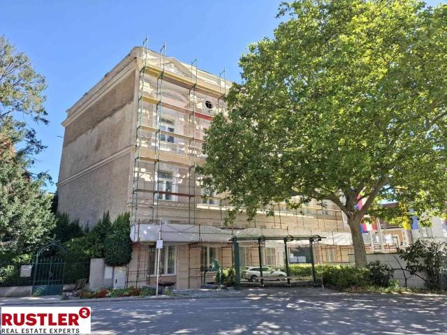 Stadtleben und Ruhe vereint: 2 Zimmer Wohnung mit privater Innenhofterrasse
