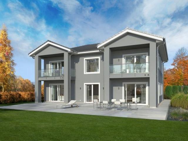 STADTVILLA MIT SÜD­STAA­TEN­FLAIR Golfen. Wohnen. Entspannen Großzügiges Wohnen am Plöner See mit Golfplatz in direkter Nähe