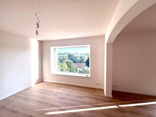 Erstbezug Möhringen: Stilvolle 3,5 Zi. Etagenwohnung mit Kamin, Balkon & Garten