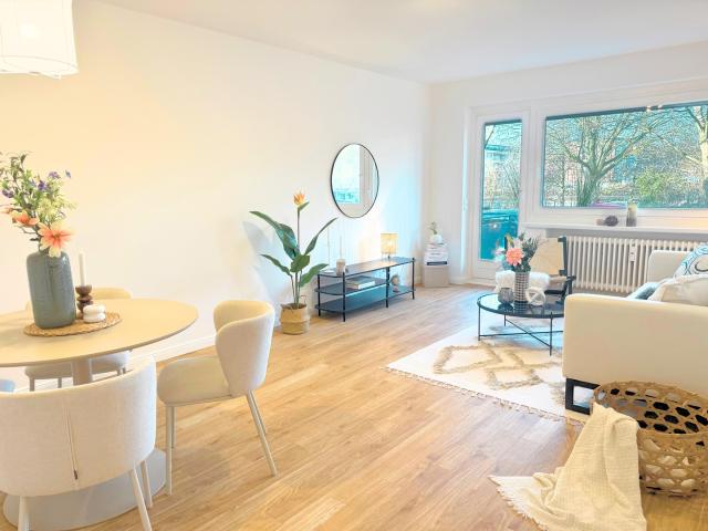 2 Zimmer, Wasserblick und Erstbezug