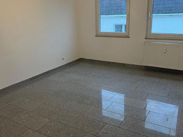 Stadtzentrale 2 Zimmer Dachgeschosswohnung, renoviert,bezugsfertig,hell und gemütlich