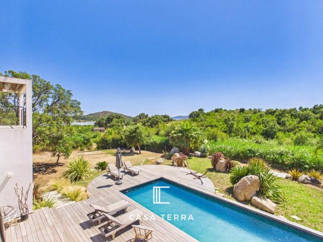 STAGNA Villa d'exception avec piscine, vue montagnes et mer / Arasu