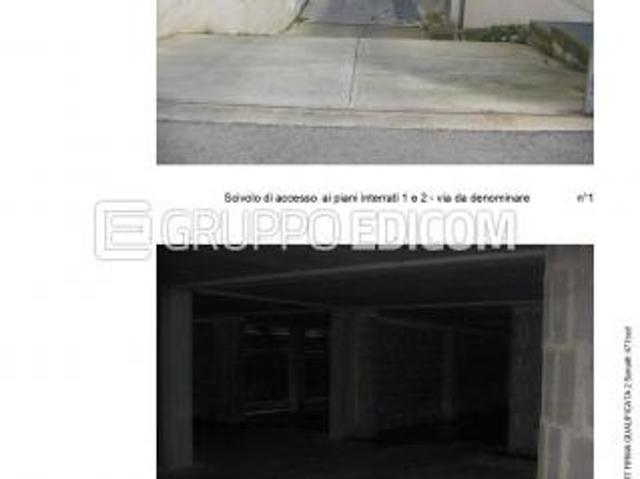 Stalle, scuderie, rimesse, autorimesse di 76 mq in vendita a Parabita Rif. 4557128