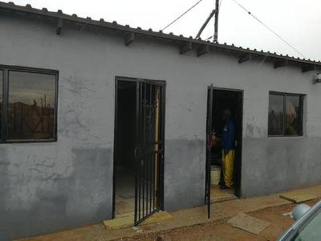 stand with 5 rooms on the market in.