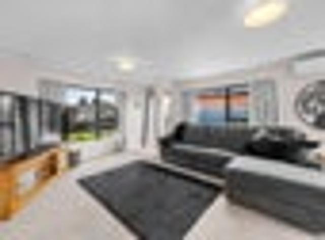 Stand alone Townhouse